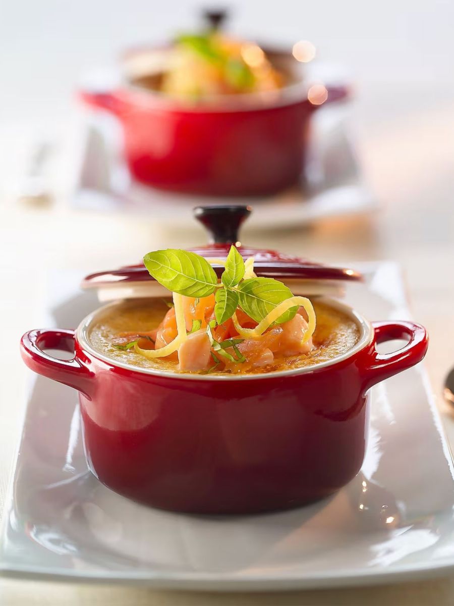 Stoneware Petite Round Casserole
