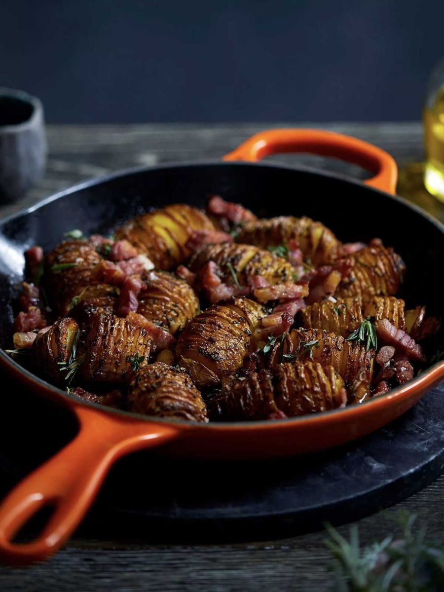 Le Creuset Cast Iron Signature Skillet