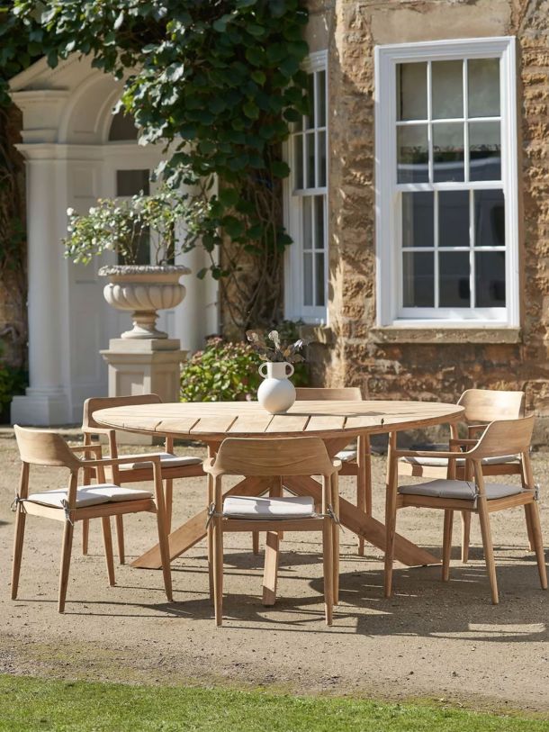Reuleaux 6-Seater Round Wood Garden Dining Table & Chairs
