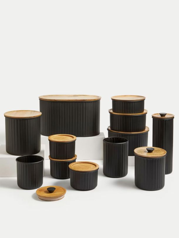 Set of 3 Ribbed Stacking Cake Tins