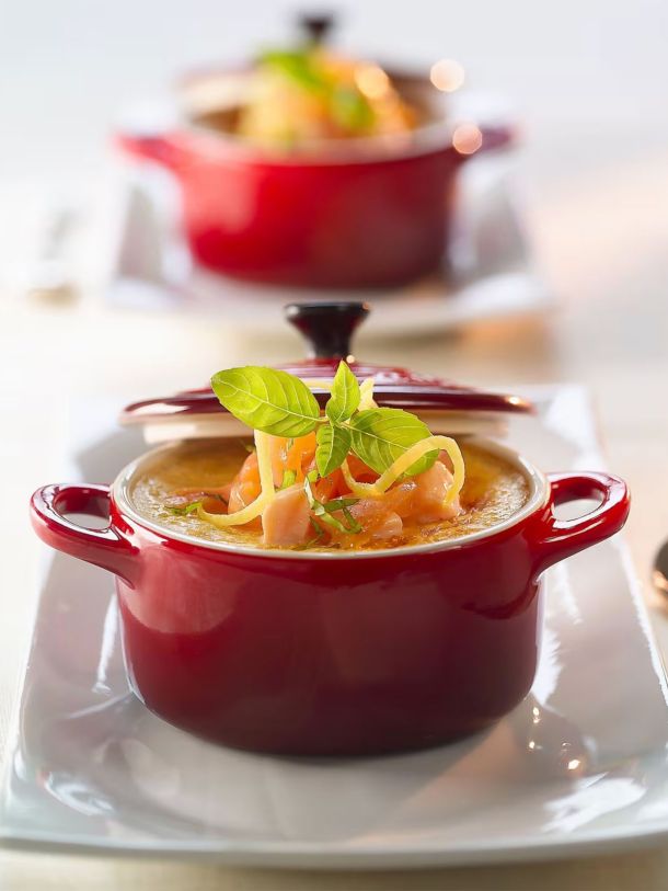 Stoneware Petite Round Casserole
