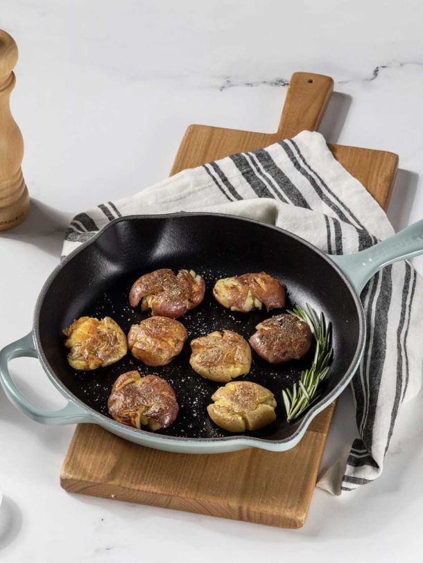 Le Creuset Cast Iron Signature Skillet