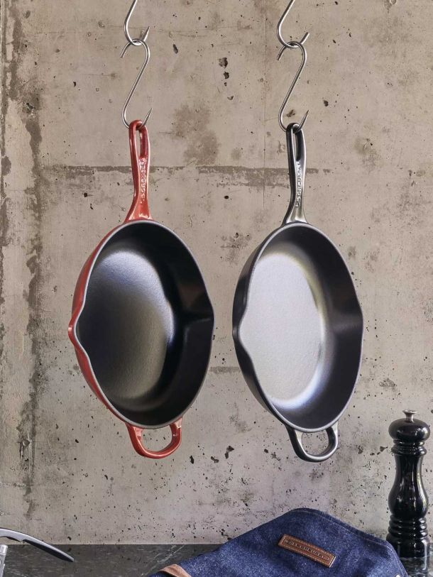 Le Creuset Cast Iron Signature Skillet