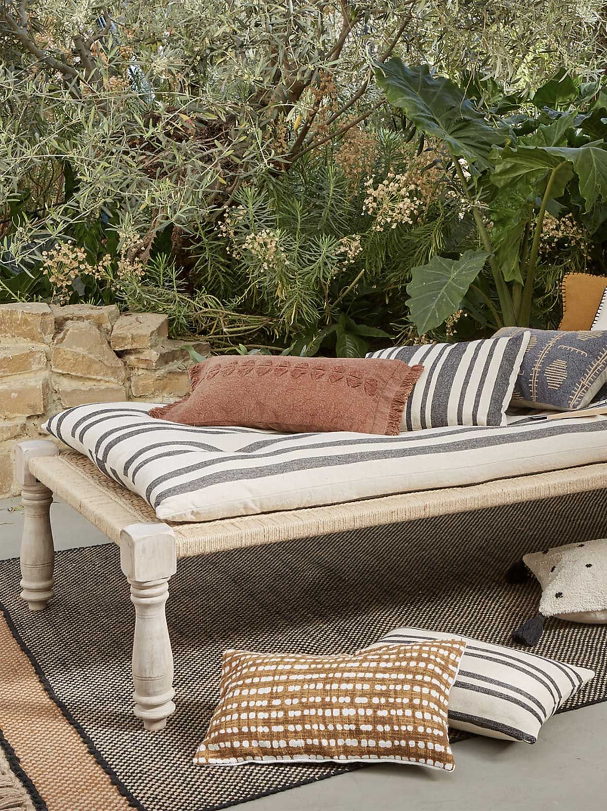 Adas Bench/Indian Bed in Wood and Rope